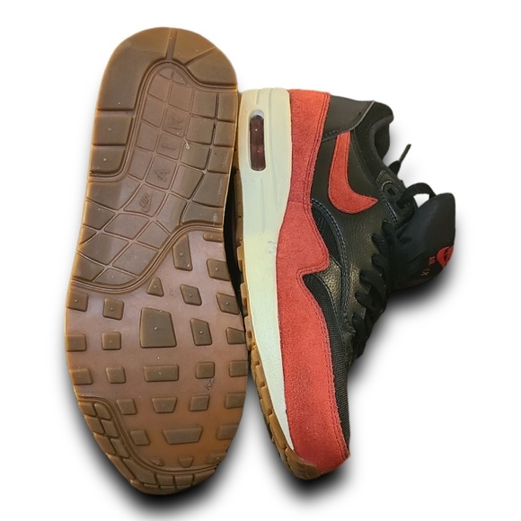 Nike AirMax 1, Black + Red "Sail" with Gum Sole Size 9.5 - Picture 10 of 12